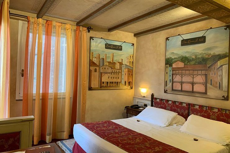 HABITACIÓN DOBLE DELUXE Art Hotel Commercianti Bolonia, Italia HABITACIÓN DOBLE DELUXE Art Hotel Commercianti Bolonia, Italia