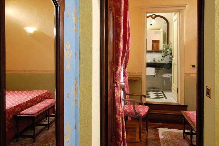 Suites art hotel commercianti bolonia Suites art hotel commercianti bolonia