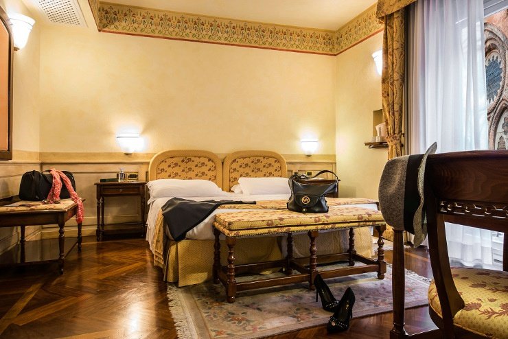 HABITACIÓN DOBLE DELUXE Art Hotel Commercianti Bolonia, Italia HABITACIÓN DOBLE DELUXE Art Hotel Commercianti Bolonia, Italia