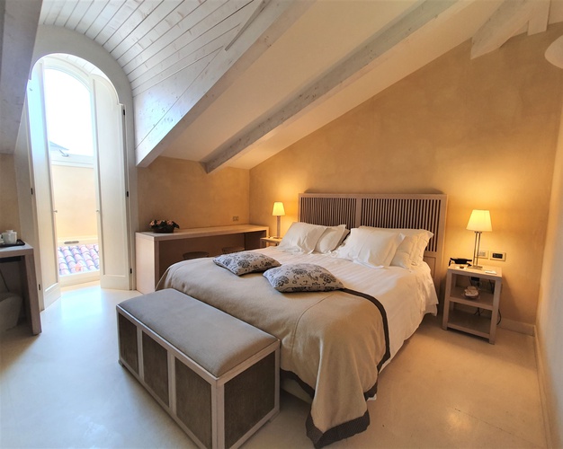 Habitación deluxe penthouse art hotel novecento bolonia Habitación deluxe penthouse art hotel novecento bolonia