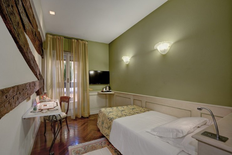 HABITACIÓN INDIVIDUAL Art Hotel Commercianti Bolonia, Italia HABITACIÓN INDIVIDUAL Art Hotel Commercianti Bolonia, Italia