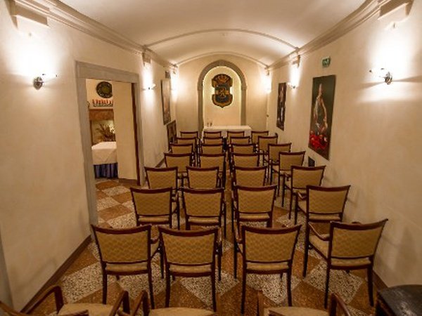 Sala del pozzo art hotel commercianti bolonia, italia Sala del pozzo art hotel commercianti bolonia, italia
