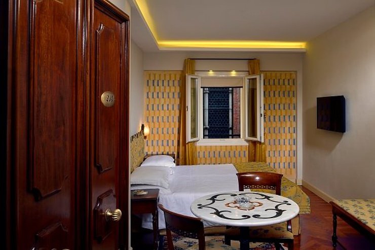 HABITACIÓN DOBLE CLÁSICA Art Hotel Commercianti Bolonia, Italia HABITACIÓN DOBLE CLÁSICA Art Hotel Commercianti Bolonia, Italia
