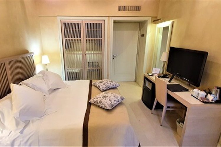 Habitación deluxe penthouse art hotel novecento bolonia Habitación deluxe penthouse art hotel novecento bolonia