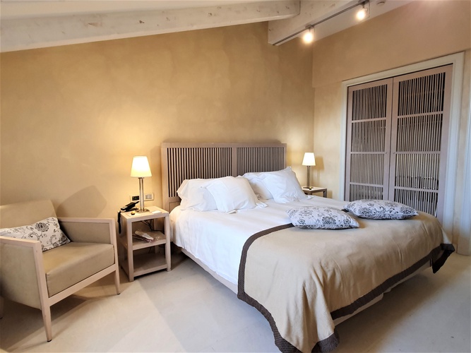 Habitación deluxe penthouse art hotel novecento bolonia Habitación deluxe penthouse art hotel novecento bolonia