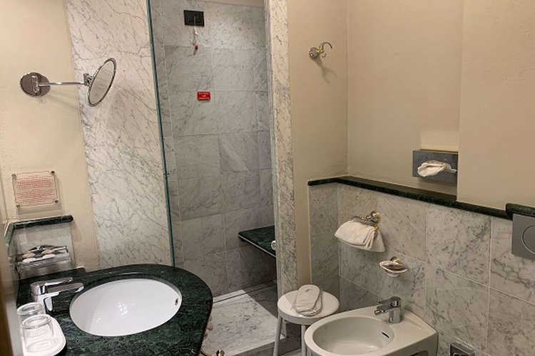 HabitaciÓn doble deluxe art hotel commercianti bolonia, italia HabitaciÓn doble deluxe art hotel commercianti bolonia, italia