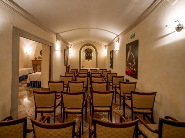 Sala del pozzo art hotel commercianti bolonia, italia Sala del pozzo art hotel commercianti bolonia, italia