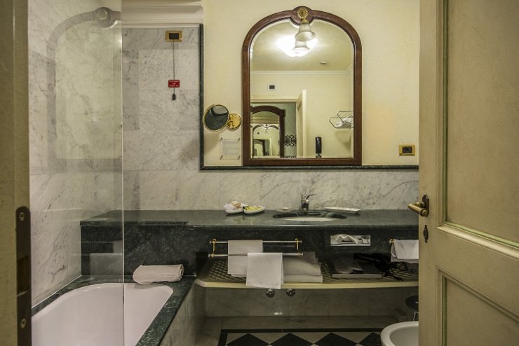 JUNIOR DELUXE SUITE Art Hotel Commercianti Bolonia, Italia JUNIOR DELUXE SUITE Art Hotel Commercianti Bolonia, Italia