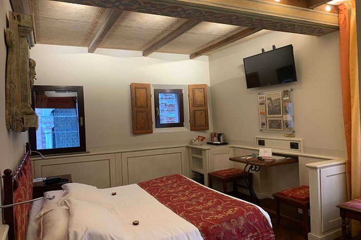 HABITACIÓN DOBLE DELUXE Art Hotel Commercianti Bolonia, Italia HABITACIÓN DOBLE DELUXE Art Hotel Commercianti Bolonia, Italia