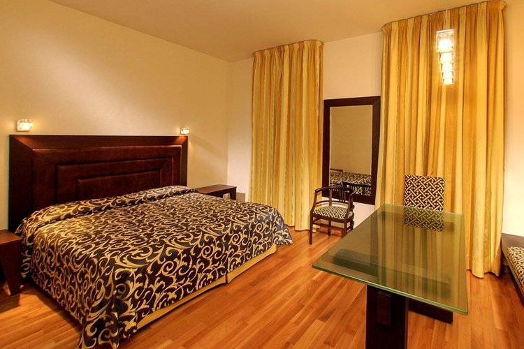 Art studio apartamentos art hotel commercianti bolonia Art studio apartamentos art hotel commercianti bolonia