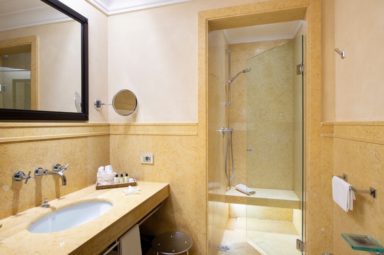 Habitación doble clásica art hotel novecento bolonia Habitación doble clásica art hotel novecento bolonia