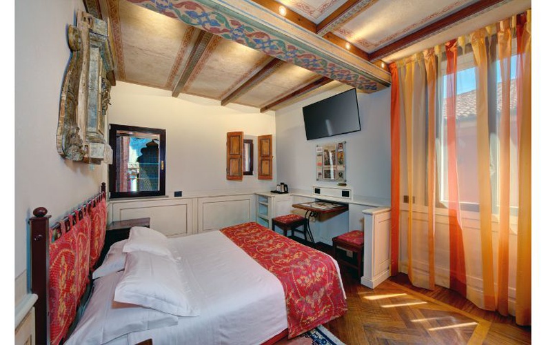 Habitación doble deluxe art hotel commercianti bolonia Habitación doble deluxe art hotel commercianti bolonia