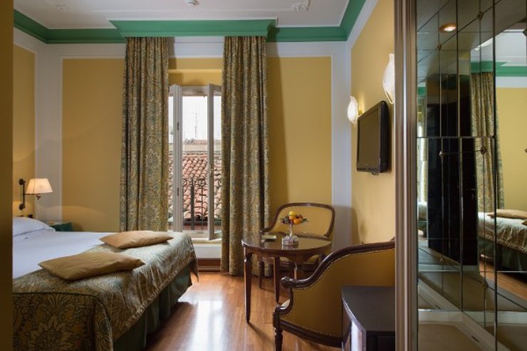Habitación deluxe art hotel orologio bolonia Habitación deluxe art hotel orologio bolonia