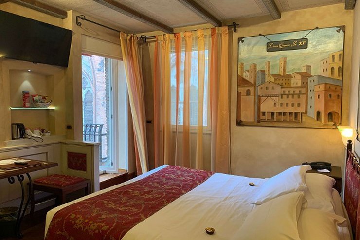 HABITACIÓN DOBLE DELUXE Art Hotel Commercianti Bolonia, Italia HABITACIÓN DOBLE DELUXE Art Hotel Commercianti Bolonia, Italia