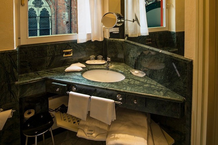 Habitación doble deluxe art hotel commercianti bolonia Habitación doble deluxe art hotel commercianti bolonia