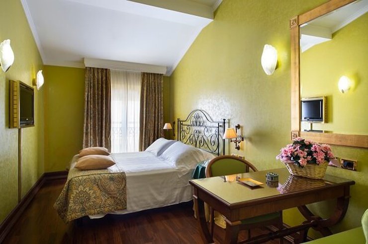 HabitaciÓn deluxe art hotel orologio bologna HabitaciÓn deluxe art hotel orologio bologna