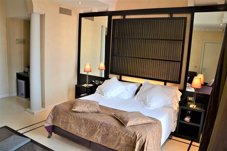 Suite galileo art hotel novecento bolonia, italia Suite galileo art hotel novecento bolonia, italia