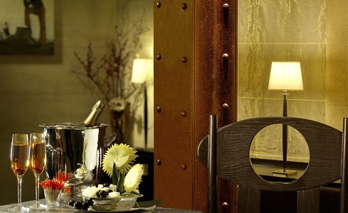 BAR Art Hotel Novecento en Bolonia, Italia BAR Art Hotel Novecento en Bolonia, Italia