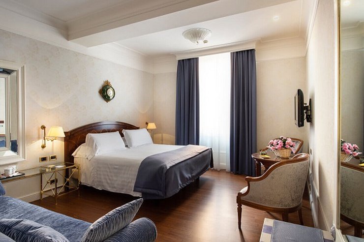 Junior confort art hotel orologio bologna Junior confort art hotel orologio bologna