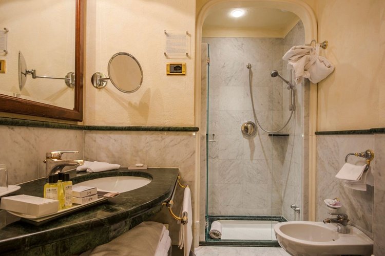 Habitación individual art hotel commercianti bolonia Habitación individual art hotel commercianti bolonia