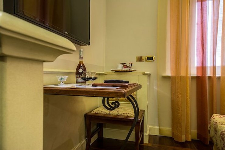 HABITACIÓN DOBLE CLÁSICA Art Hotel Commercianti Bolonia, Italia HABITACIÓN DOBLE CLÁSICA Art Hotel Commercianti Bolonia, Italia