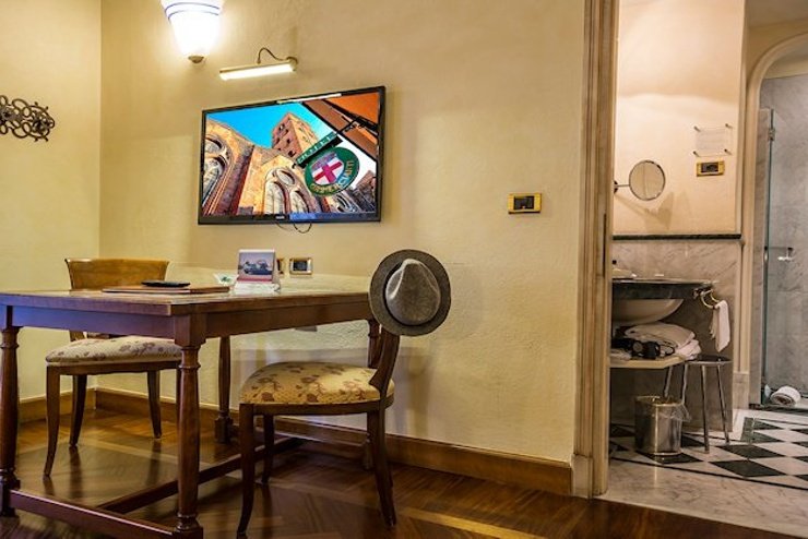HABITACIÓN DOBLE DELUXE Art Hotel Commercianti Bolonia, Italia HABITACIÓN DOBLE DELUXE Art Hotel Commercianti Bolonia, Italia