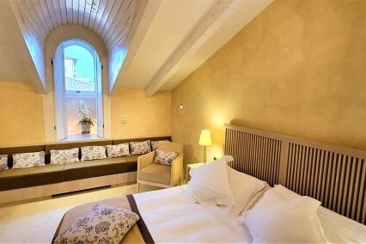 Habitación deluxe penthouse art hotel novecento bolonia Habitación deluxe penthouse art hotel novecento bolonia