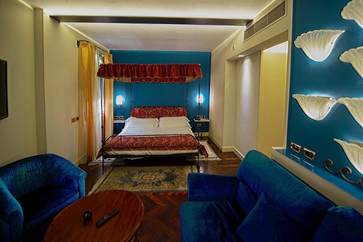 JUNIOR SUITE Art Hotel Commercianti Bolonia, Italia JUNIOR SUITE Art Hotel Commercianti Bolonia, Italia