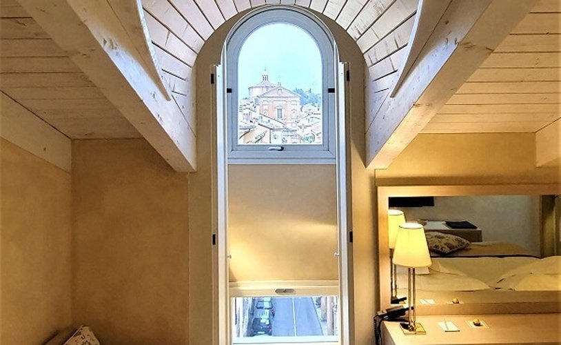 HabitaciÓn deluxe penthouse art hotel novecento bolonia, italia HabitaciÓn deluxe penthouse art hotel novecento bolonia, italia