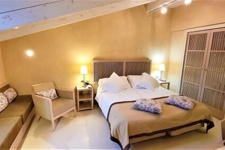 Habitación deluxe penthouse art hotel novecento bolonia Habitación deluxe penthouse art hotel novecento bolonia