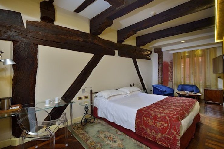 HABITACIÓN DOBLE DELUXE Art Hotel Commercianti Bolonia, Italia HABITACIÓN DOBLE DELUXE Art Hotel Commercianti Bolonia, Italia
