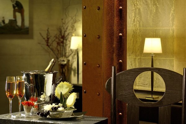 BAR Art Hotel Novecento Bolonia, Italia BAR Art Hotel Novecento Bolonia, Italia
