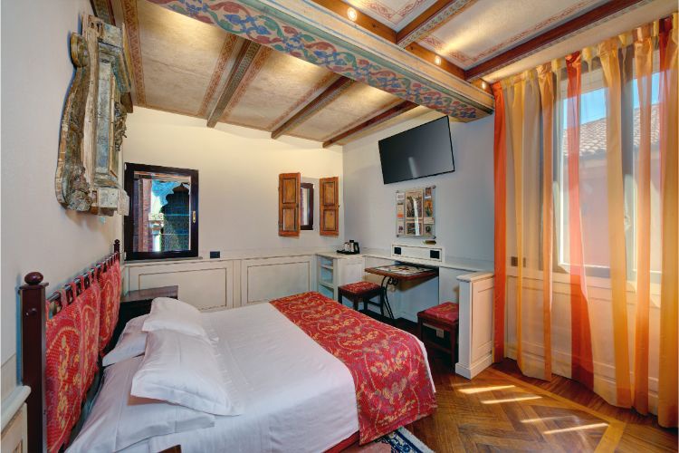 Habitación doble deluxe Art Hotel Commercianti Bolonia Habitación doble deluxe Art Hotel Commercianti Bolonia