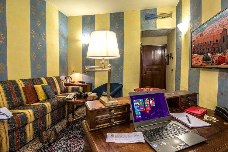 Suites art hotel commercianti bolonia Suites art hotel commercianti bolonia