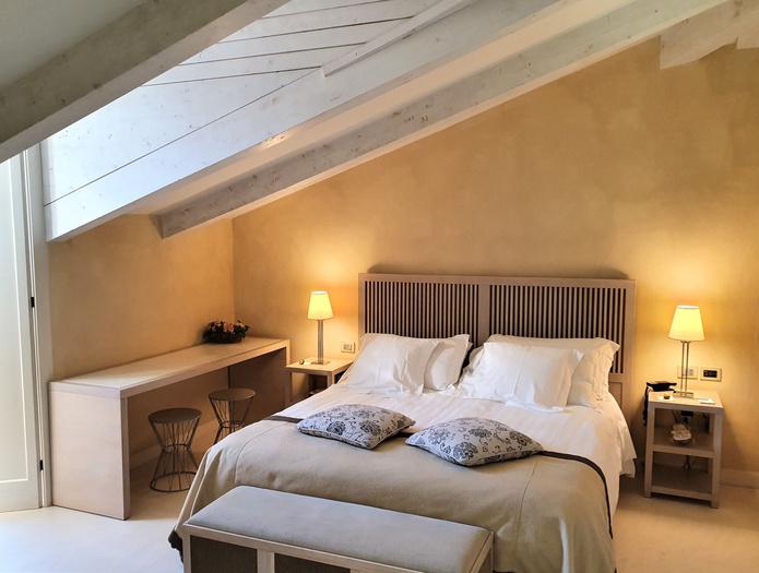 Habitación deluxe penthouse art hotel novecento bolonia Habitación deluxe penthouse art hotel novecento bolonia