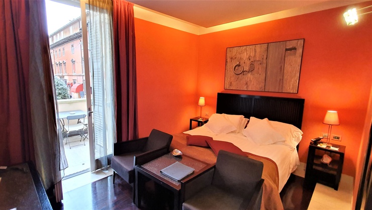 Habitación deluxe balcony art hotel novecento bolonia Habitación deluxe balcony art hotel novecento bolonia