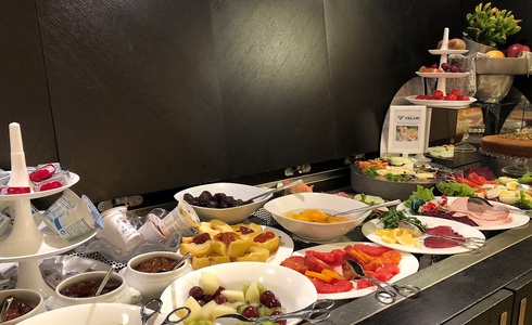 DESAYUNO INCLUIDO DE 7:00 A 11:00 A.M. Art Hotel Novecento en Bolonia DESAYUNO INCLUIDO DE 7:00 A 11:00 A.M. Art Hotel Novecento en Bolonia