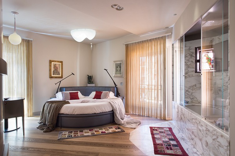 Suite corte art hotel orologio bolonia Suite corte art hotel orologio bolonia