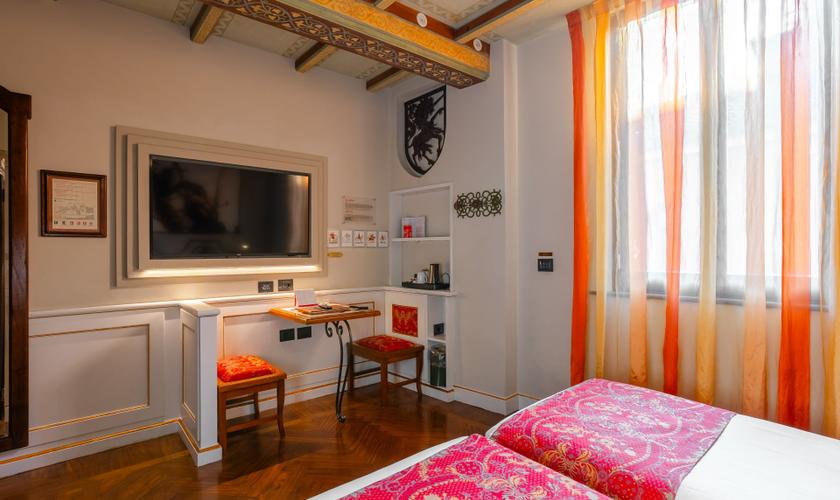 Habitación Doble Deluxe Art Hotel Commercianti Bolonia Habitación Doble Deluxe Art Hotel Commercianti Bolonia