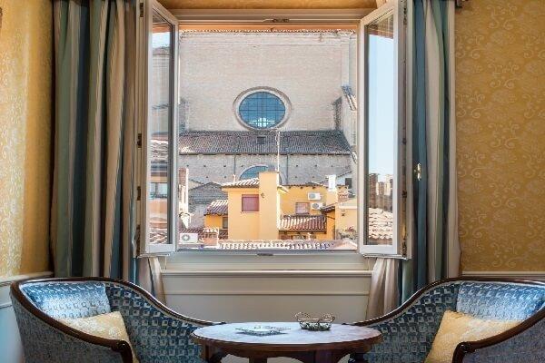 Suite Deluxe Sulla Via Della Seta Art Hotel Orologio Bolonia Suite Deluxe Sulla Via Della Seta Art Hotel Orologio Bolonia